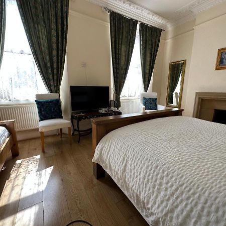 Manor Lodge Guesthouse Keynsham Dış mekan fotoğraf