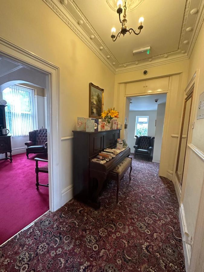 Manor Lodge Guesthouse Keynsham Dış mekan fotoğraf