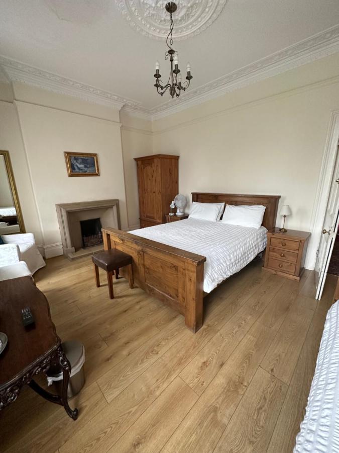 Manor Lodge Guesthouse Keynsham Dış mekan fotoğraf
