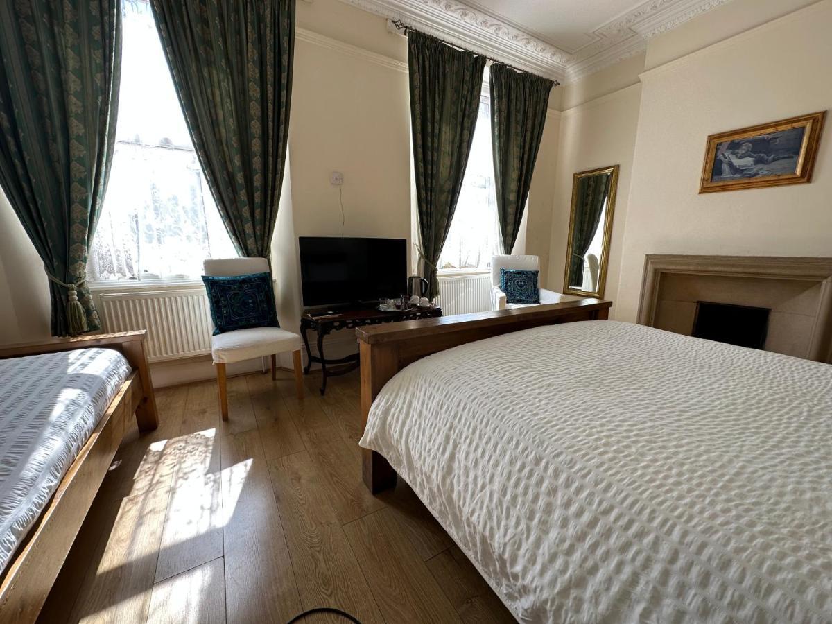 Manor Lodge Guesthouse Keynsham Dış mekan fotoğraf