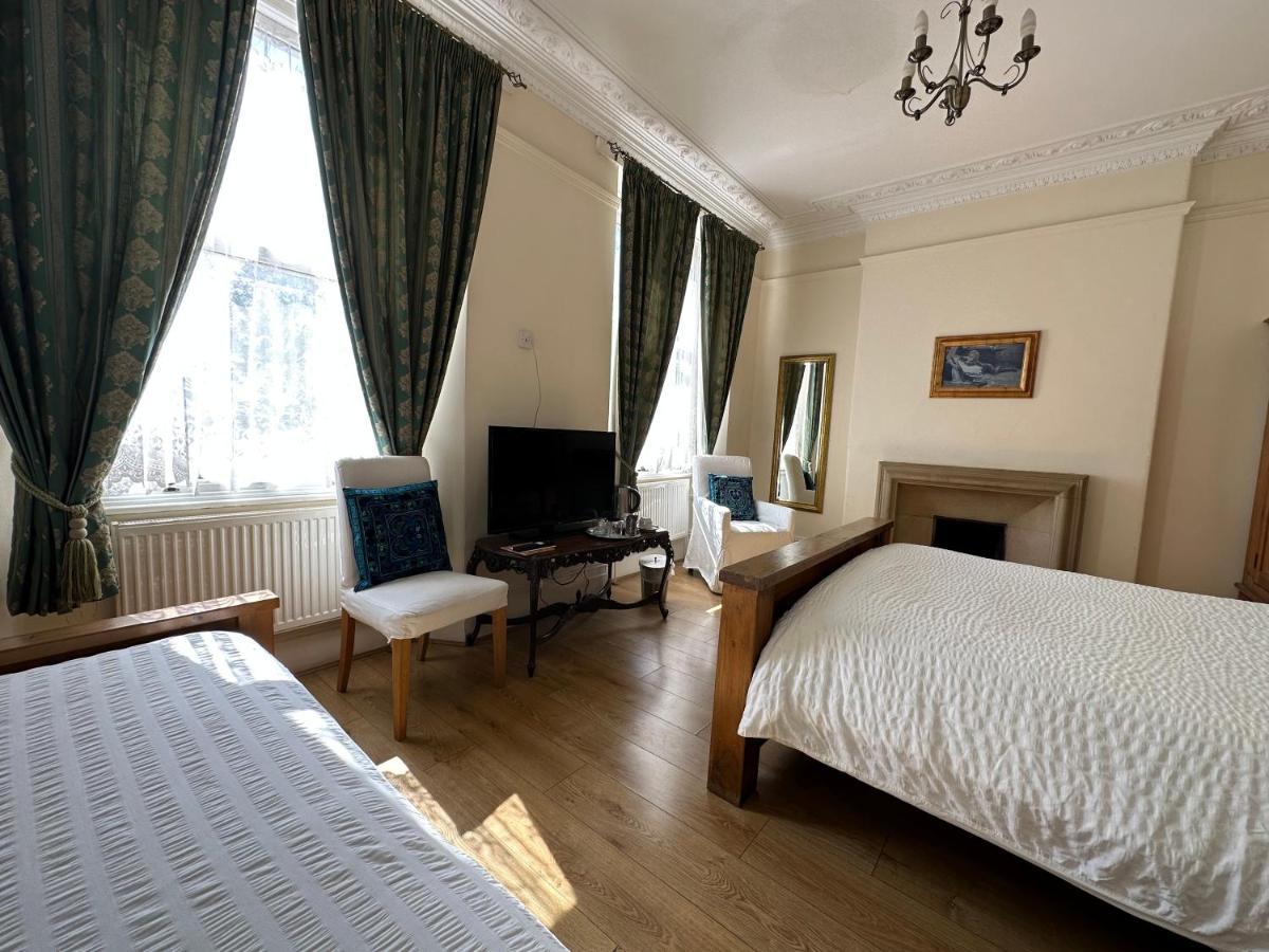 Manor Lodge Guesthouse Keynsham Dış mekan fotoğraf