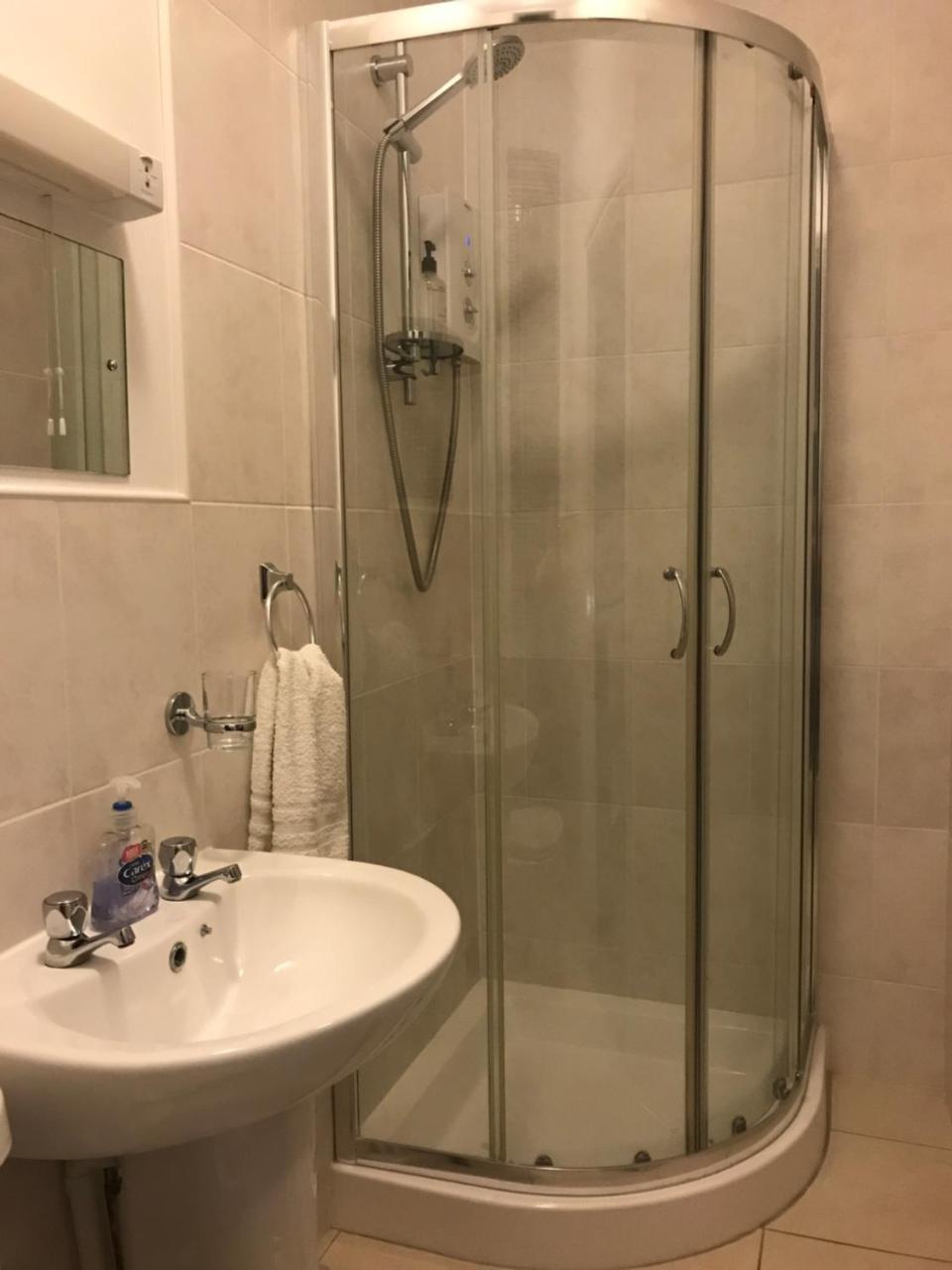 Manor Lodge Guesthouse Keynsham Dış mekan fotoğraf