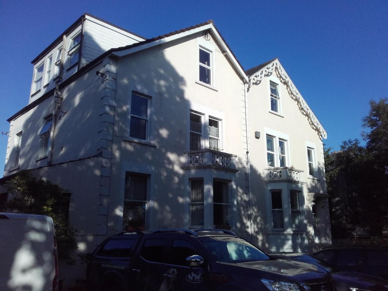 Manor Lodge Guesthouse Keynsham Dış mekan fotoğraf